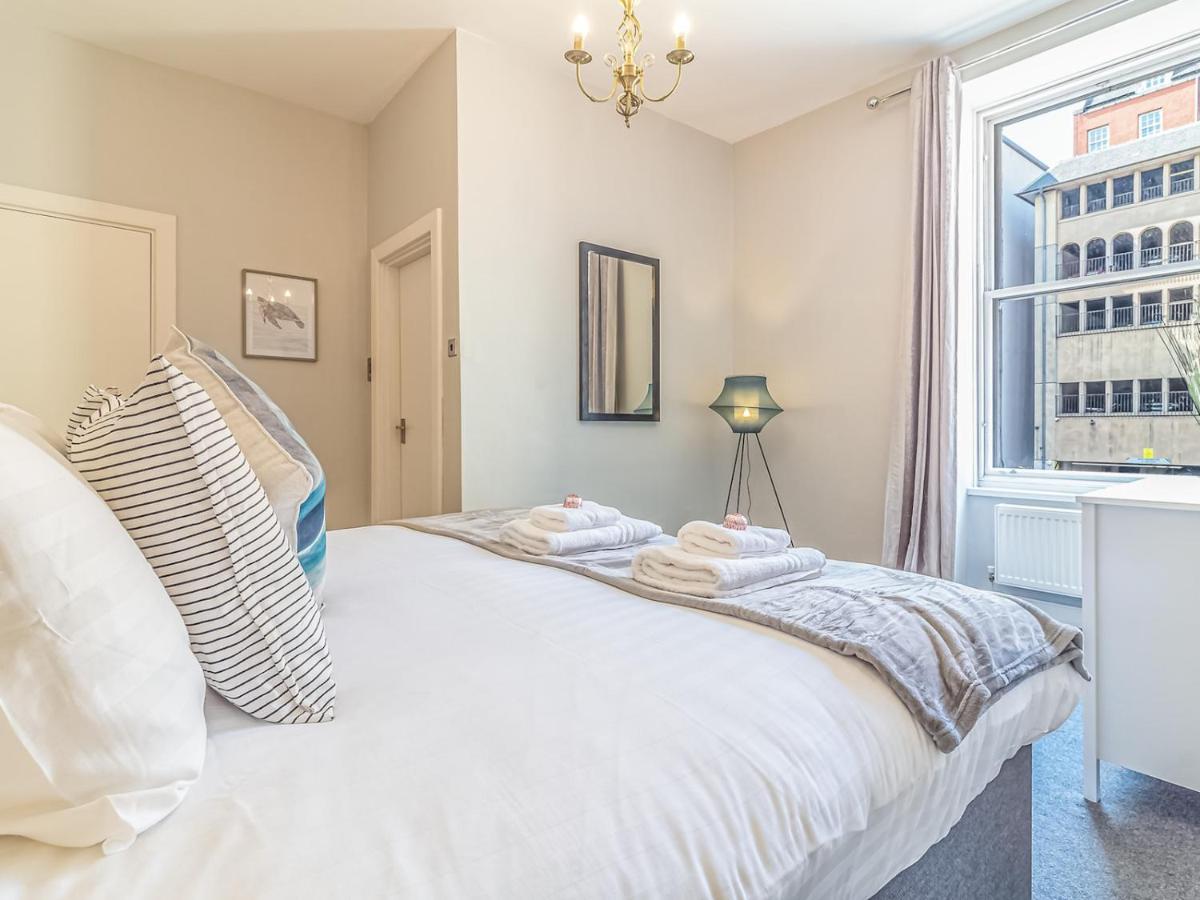 Pass The Keys Spacious And Homely Flat On The Royal Mile EDI Exterior foto